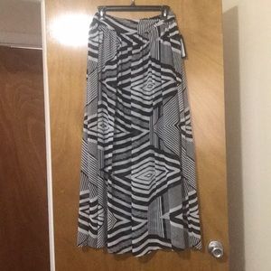 NEW Worthington maxi skirt